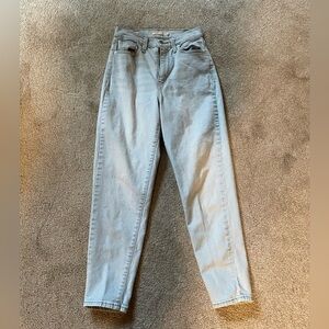 Levi's High Rise Taper Jeans